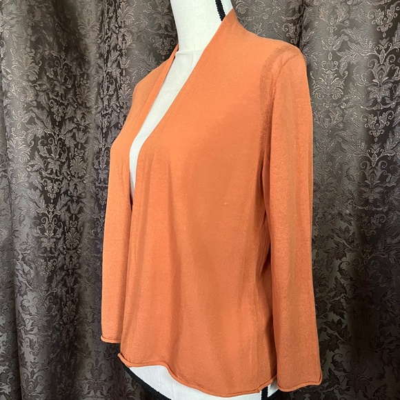 Coldwater Creek Cardi
3/4 Sleeve
Lightweight Cotton Blend
Size Small NWOT - Picture 3 of 5